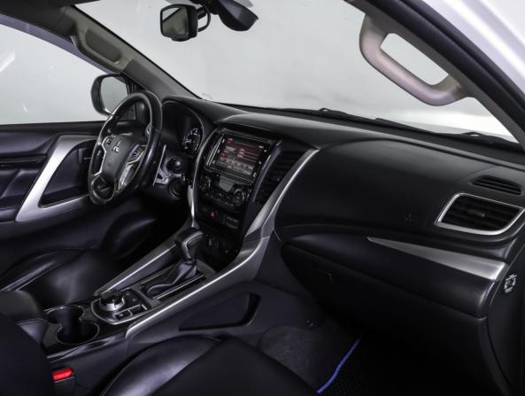 Mitsubishi Pajero Sport III с пробегом 2017 года, цена 2 699 000 рублей, 141000 км, внедорожник, Автокод Объявления