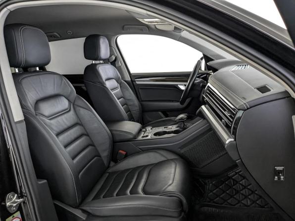 Volkswagen Touareg III с пробегом 2019 года, цена 4 090 000 рублей, 164205 км, внедорожник, Автокод Объявления