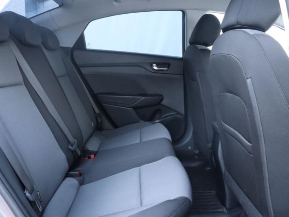 Hyundai Solaris II с пробегом 2018 года, цена 1 350 000 рублей, 101787 км, седан, Автокод Объявления