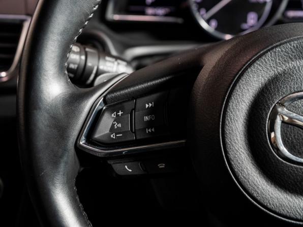 Mazda Axela III Рестайлинг с пробегом 2018 года, цена 1 620 000 рублей, 38456 км, хэтчбек, Автокод Объявления