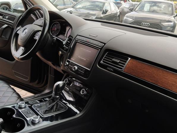 Volkswagen Touareg II Рестайлинг с пробегом 2018 года, цена 3 700 000 рублей, 143500 км, внедорожник, Автокод Объявления