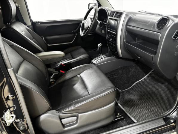Suzuki Jimny III Рестайлинг 2 с пробегом 2013 года, цена 1 190 000 рублей, 206418 км, внедорожник, Автокод Объявления