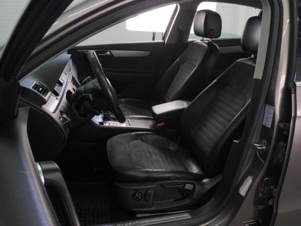Volkswagen Passat B7 с пробегом 2011 года, цена 1 113 000 рублей, 300661 км, седан, Автокод Объявления