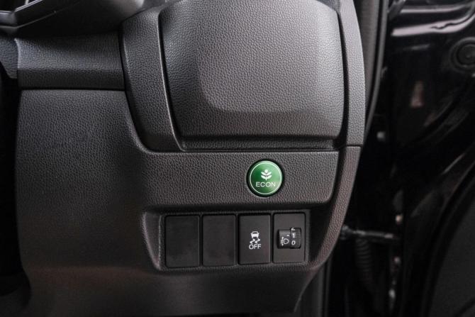 Honda Fit III с пробегом 2016 года, цена 1 029 000 рублей, 93500 км, хэтчбек, Автокод Объявления