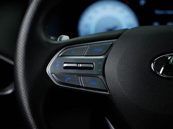 Hyundai Santa Fe IV Рестайлинг с пробегом 2021 года, цена 4 096 900 рублей, 29935 км, внедорожник, Автокод Объявления