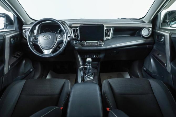Toyota RAV4 IV (XA40) с пробегом 2018 года, цена 2 449 000 рублей, 6846 км, внедорожник, Автокод Объявления