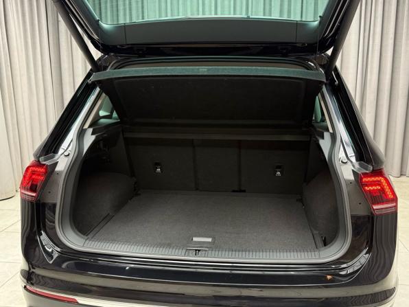 Volkswagen Tiguan II с пробегом 2017 года, цена 2 699 000 рублей, 156000 км, внедорожник, Автокод Объявления