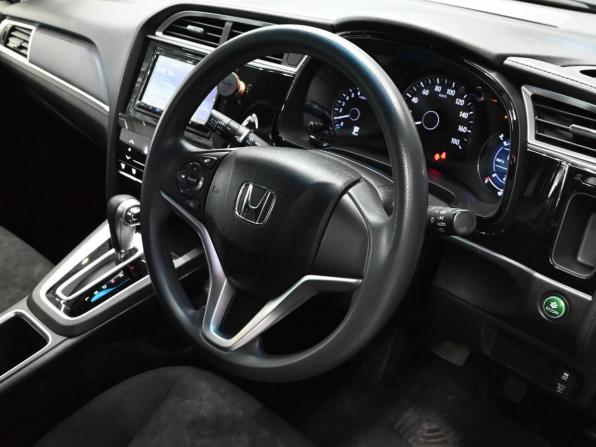 Honda Shuttle II с пробегом 2018 года, цена 1 670 000 рублей, 43454 км, универсал, Автокод Объявления