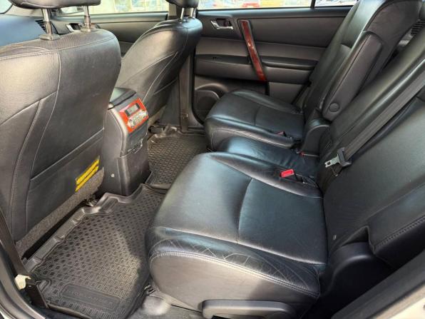 Toyota Highlander II (XU40) Рестайлинг с пробегом 2012 года, цена 2 150 000 рублей, 319567 км, внедорожник, Автокод Объявления