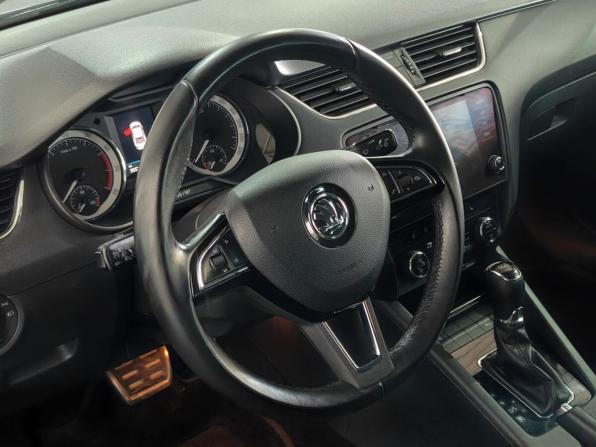 Skoda Octavia III (A7) Рестайлинг с пробегом 2018 года, цена 1 470 000 рублей, 355708 км, лифтбек, Автокод Объявления