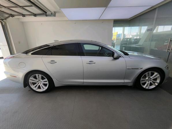 Jaguar XJ IV (X351) Рестайлинг с пробегом 2016 года, цена 2 260 000 рублей, 115842 км, седан, Автокод Объявления