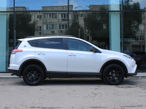 Toyota RAV4 IV (XA40) Рестайлинг с пробегом 2019 года, цена 2 675 000 рублей, 95100 км, внедорожник, Автокод Объявления