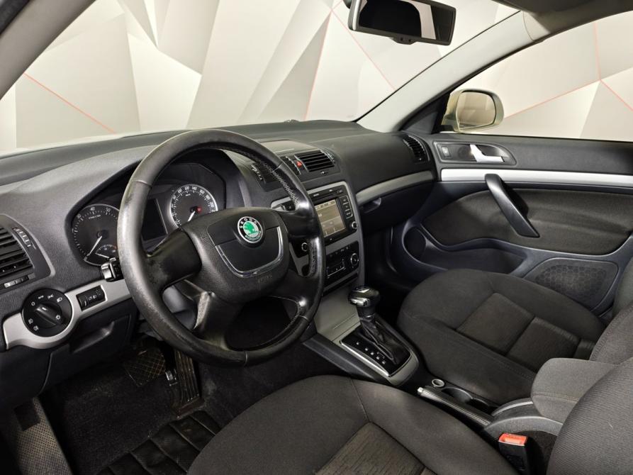 Skoda Octavia II (A5) Рестайлинг Москва  - изображение 19