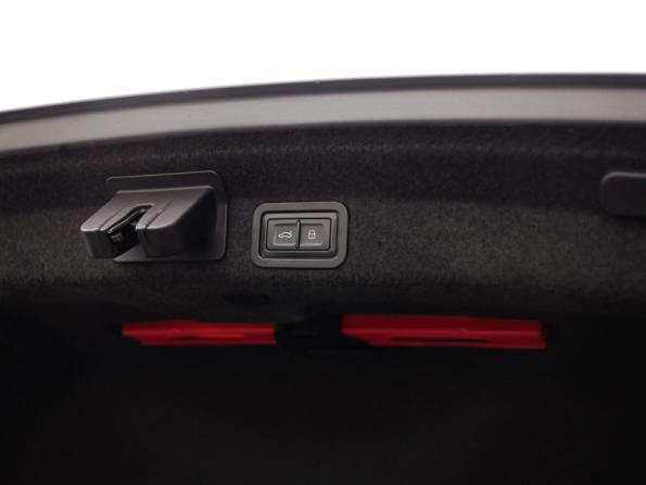 Audi A6 V (C8) с пробегом 2019 года, цена 3 655 000 рублей, 113055 км, седан, Автокод Объявления