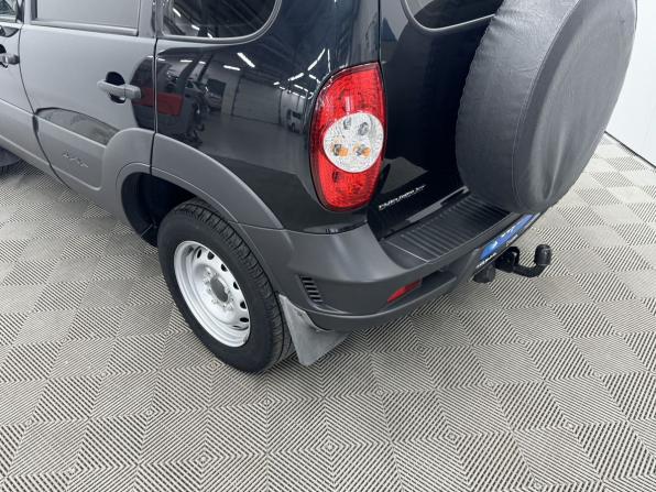 Chevrolet Niva I Рестайлинг с пробегом 2018 года, цена 842 700 рублей, 81798 км, внедорожник, Автокод Объявления