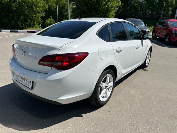 Opel Astra J Рестайлинг с пробегом 2014 года, цена 639 000 рублей, 157000 км, седан, Автокод Объявления