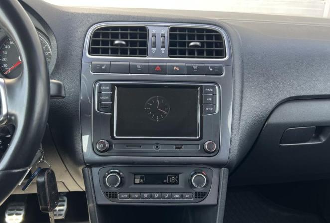 Volkswagen Polo V Рестайлинг с пробегом 2018 года, цена 1 025 000 рублей, 122707 км, седан, Автокод Объявления