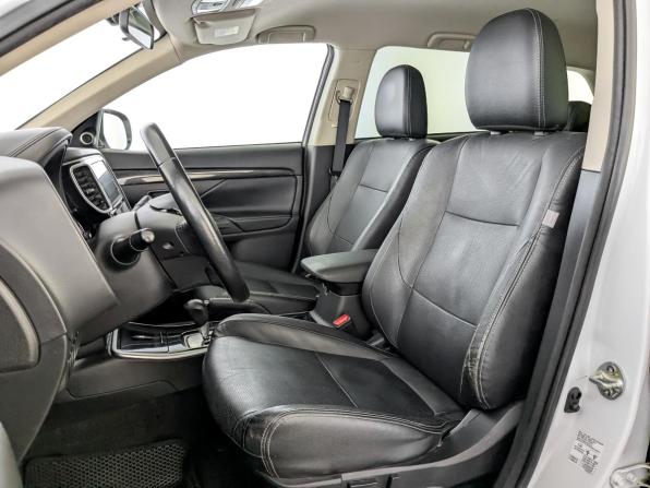 Mitsubishi Outlander III Рестайлинг 2 с пробегом 2018 года, цена 1 875 000 рублей, 213152 км, внедорожник, Автокод Объявления