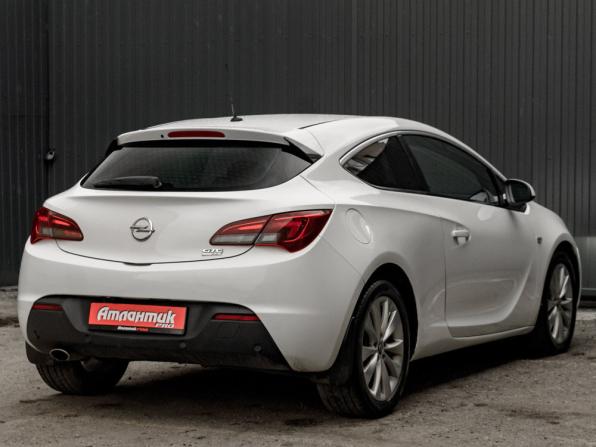 Opel Astra J Рестайлинг с пробегом 2013 года, цена 760 000 рублей, 205000 км, хэтчбек, Автокод Объявления