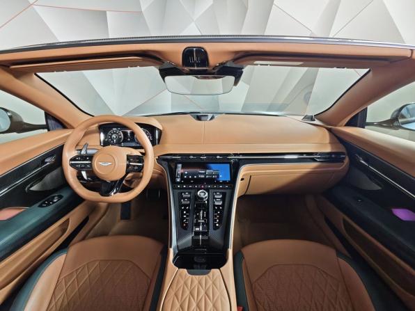 Aston Martin DB12 с пробегом 2024 года, цена 55 000 000 рублей, 2405 км, кабриолет, Автокод Объявления