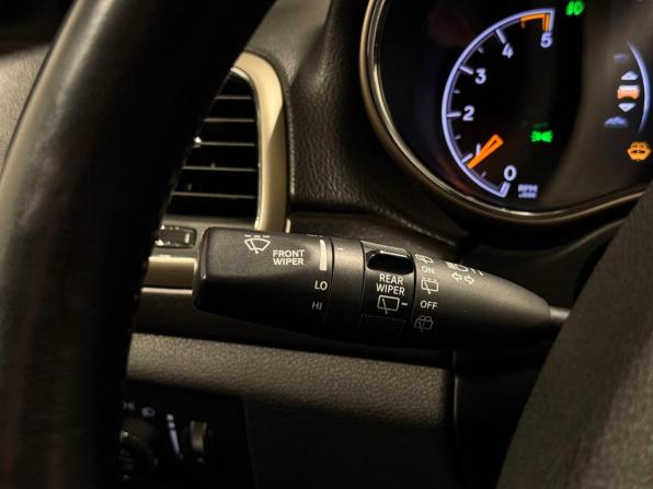 Jeep Grand Cherokee IV (WK2) Рестайлинг с пробегом 2013 года, цена 2 290 000 рублей, 182120 км, внедорожник, Автокод Объявления