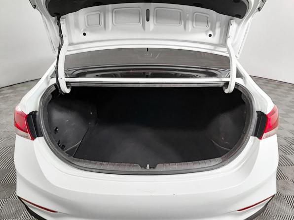 Hyundai Solaris II с пробегом 2017 года, цена 1 200 000 рублей, 192853 км, седан, Автокод Объявления
