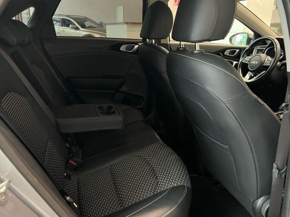 Kia Ceed III Рестайлинг с пробегом 2021 года, цена 1 690 000 рублей, 73000 км, хэтчбек, Автокод Объявления