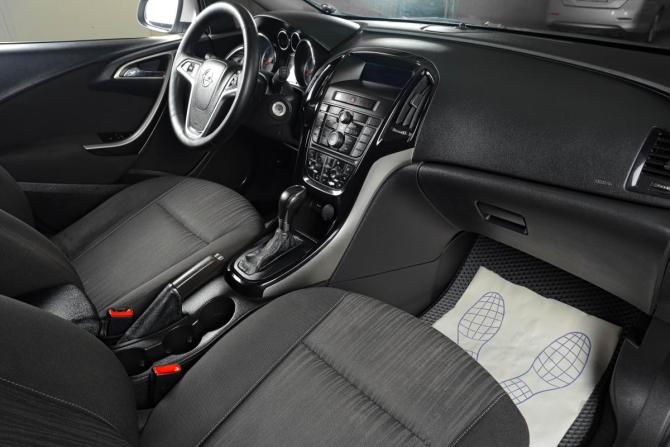 Opel Astra J с пробегом 2010 года, цена 1 019 000 рублей, 133560 км, хэтчбек, Автокод Объявления