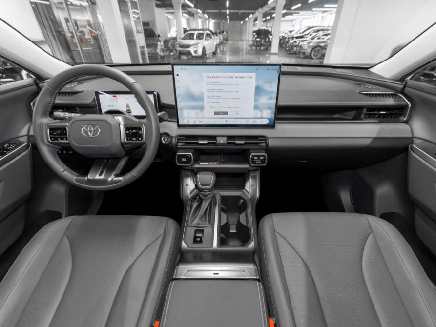 Toyota RAV4 VI (XA60) Москва  - изображение 8