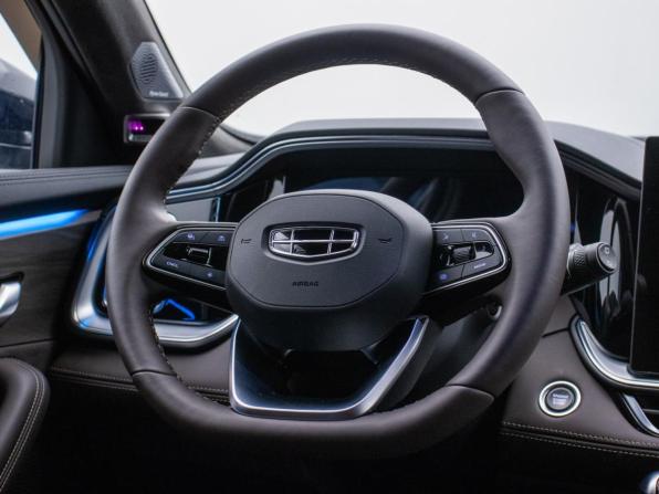 Geely Monjaro I Рестайлинг 2 с пробегом 2026 года, цена 3 850 000 рублей, 14026 км, внедорожник, Автокод Объявления