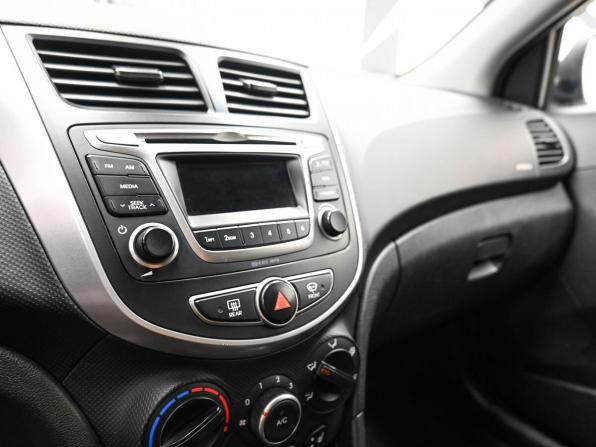 Hyundai Solaris I Рестайлинг с пробегом 2015 года, цена 909 900 рублей, 225307 км, седан, Автокод Объявления