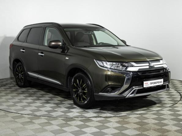 Mitsubishi Outlander III Рестайлинг 3 с пробегом 2019 года, цена 1 879 700 рублей, 112670 км, внедорожник, Автокод Объявления
