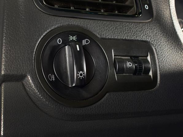 Volkswagen Polo V Рестайлинг с пробегом 2017 года, цена 929 995 рублей, 154616 км, седан, Автокод Объявления