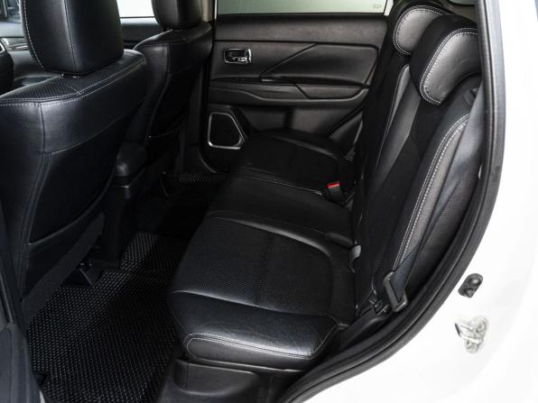 Mitsubishi Outlander III Рестайлинг 2 с пробегом 2017 года, цена 1 879 000 рублей, 267341 км, внедорожник, Автокод Объявления