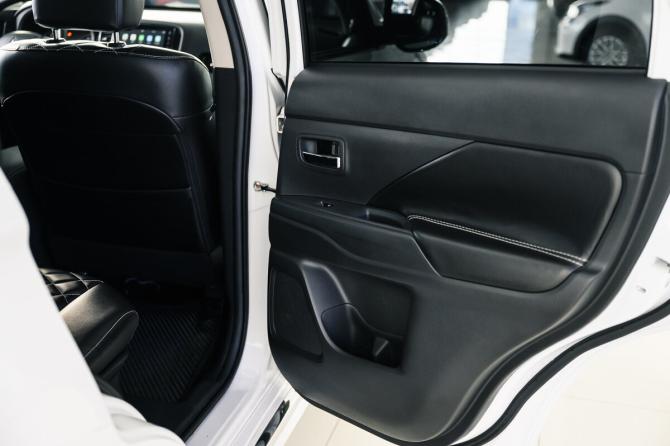 Mitsubishi Outlander III Рестайлинг 3 с пробегом 2022 года, цена 2 650 000 рублей, 19400 км, внедорожник, Автокод Объявления