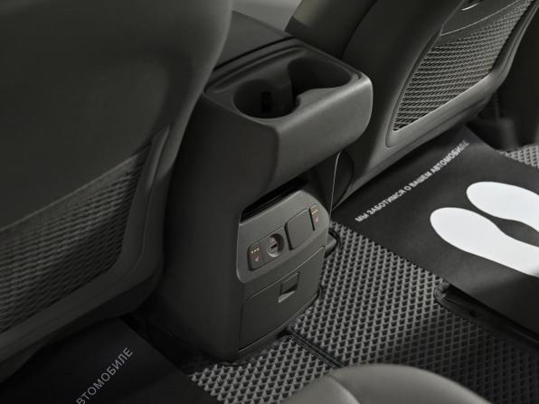 Kia Carnival III с пробегом 2018 года, цена 2 349 000 рублей, 109000 км, минивэн, Автокод Объявления