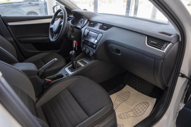 Skoda Octavia III (A7) Рестайлинг с пробегом 2019 года, цена 2 240 000 рублей, 159486 км, лифтбек, Автокод Объявления