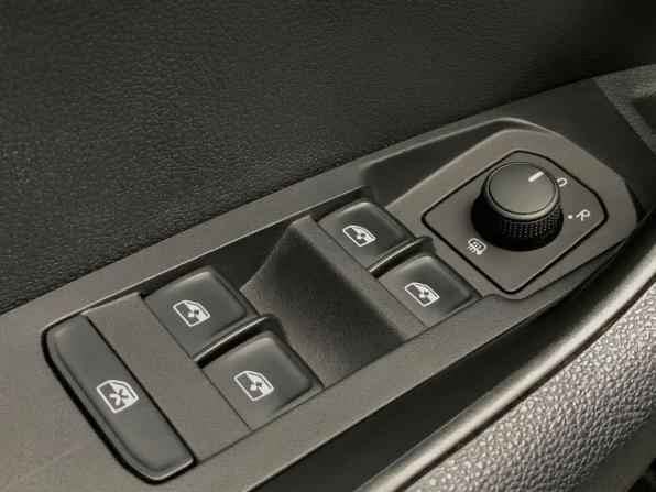Skoda Karoq I с пробегом 2020 года, цена 2 249 000 рублей, 86123 км, внедорожник, Автокод Объявления