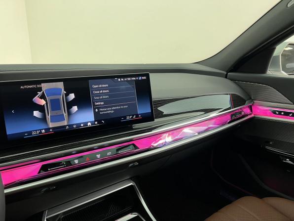 BMW 7 серии VII (G70) с пробегом 2024 года, цена 13 600 000 рублей, 13815 км, седан, Автокод Объявления