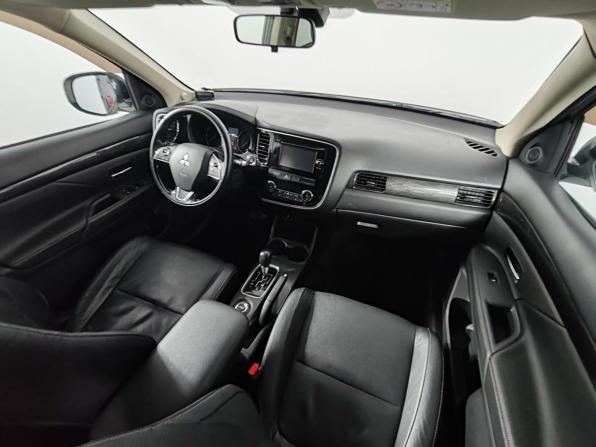 Mitsubishi Outlander III Рестайлинг 2 с пробегом 2016 года, цена 1 599 000 рублей, 176266 км, внедорожник, Автокод Объявления
