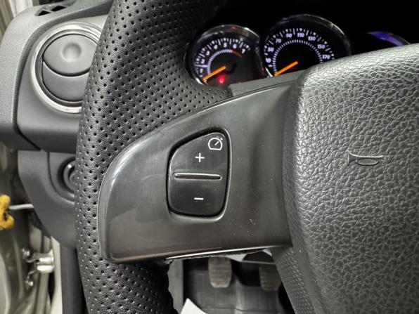 Renault Sandero II с пробегом 2017 года, цена 915 000 рублей, 120933 км, хэтчбек, Автокод Объявления