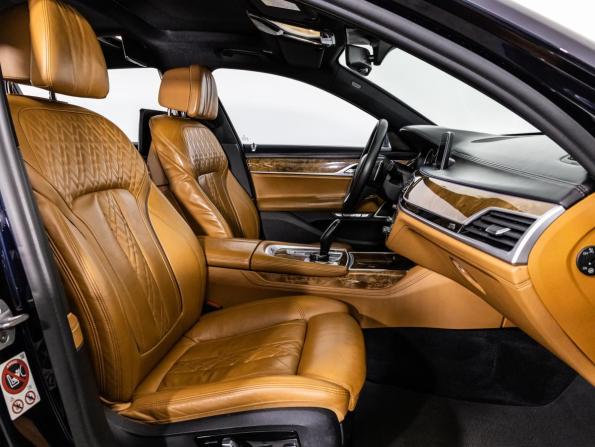 BMW 7 серии VI (G11/G12) с пробегом 2017 года, цена 2 499 000 рублей, 23000 км, седан, Автокод Объявления