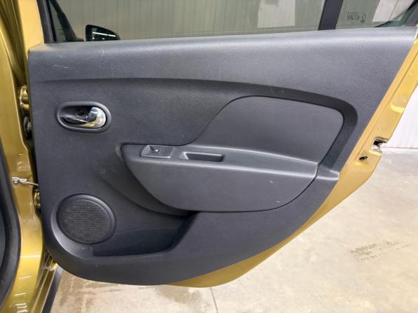 Renault Sandero II с пробегом 2015 года, цена 867 000 рублей, 148000 км, хэтчбек, Автокод Объявления