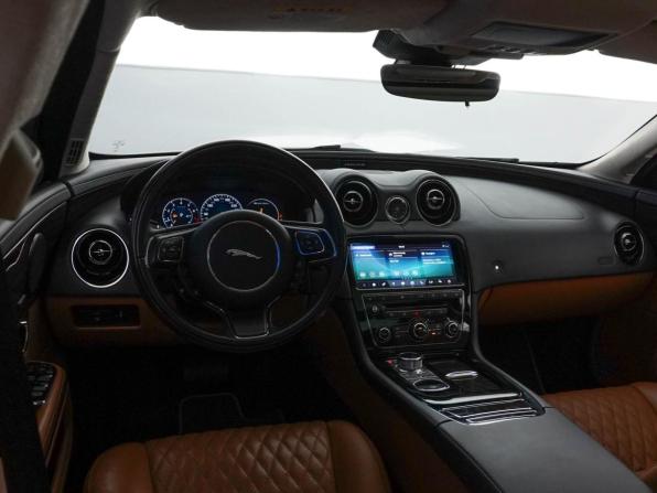 Jaguar XJ IV (X351) Рестайлинг с пробегом 2019 года, цена 3 940 000 рублей, 97620 км, седан, Автокод Объявления