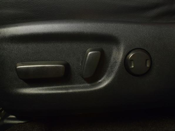 Toyota RAV4 IV (XA40) Рестайлинг с пробегом 2016 года, цена 2 399 999 рублей, 210255 км, внедорожник, Автокод Объявления