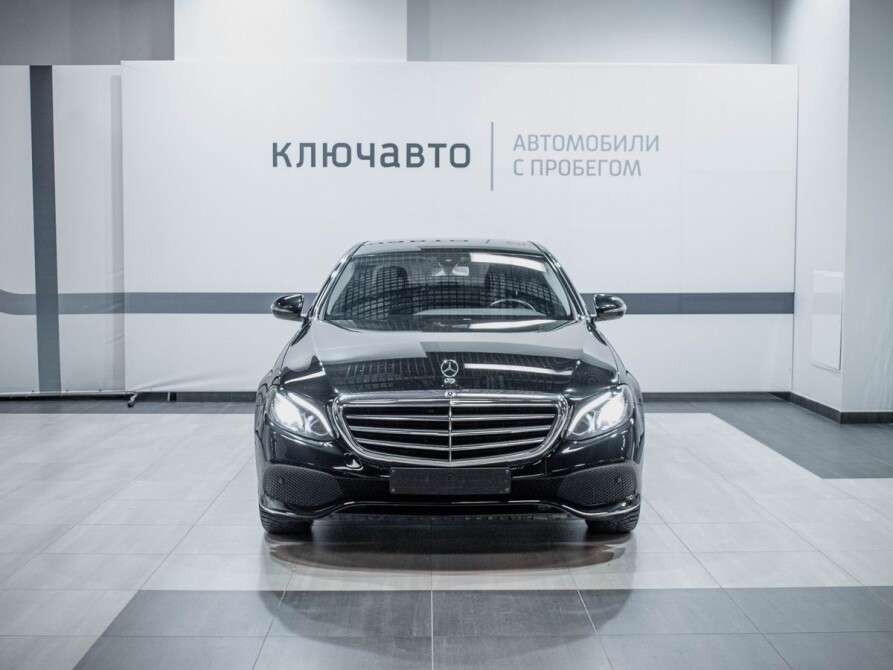 Купить б/у Mercedes-Benz E-Класс, V (W213, S213, C238) Бензин  Автоматическая в Новосибирске, Черный Седан 4-дверный 2017 года по цене 2  060 000 руб., 2949347 на Автокод Объявления