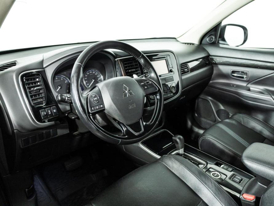 Mitsubishi Outlander III Рестайлинг 2 Санкт-Петербург  - изображение 12
