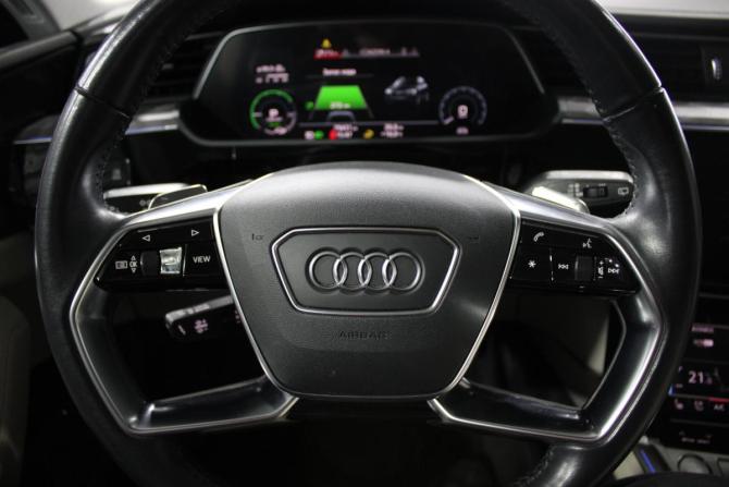 Audi e-tron I с пробегом 2020 года, цена 4 699 000 рублей, 79350 км, внедорожник, Автокод Объявления