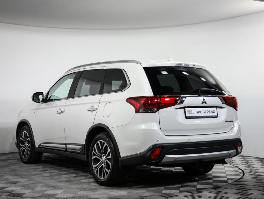 Mitsubishi Outlander III Рестайлинг 2 Санкт-Петербург  - изображение 7