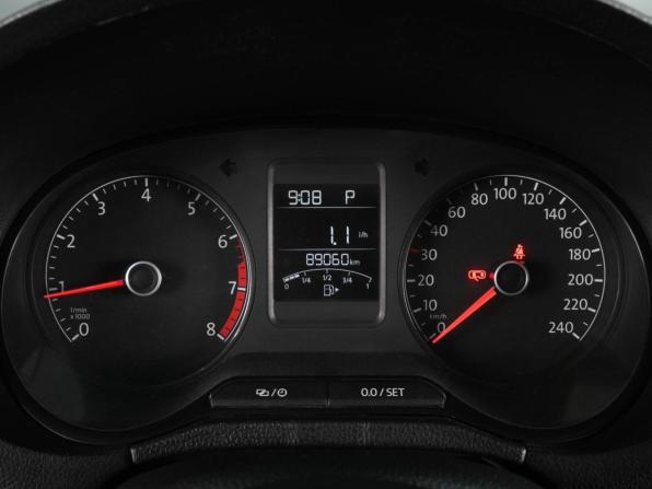 Volkswagen Polo V Рестайлинг с пробегом 2018 года, цена 1 365 000 рублей, 89060 км, седан, Автокод Объявления
